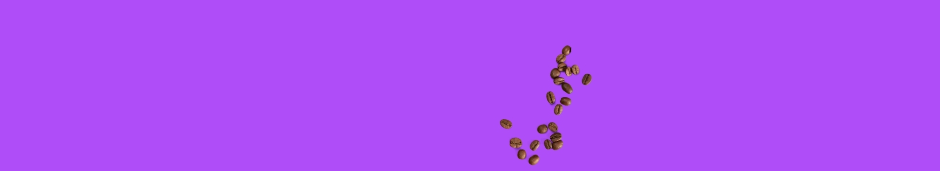 Imagen de fondo morado con granos de café